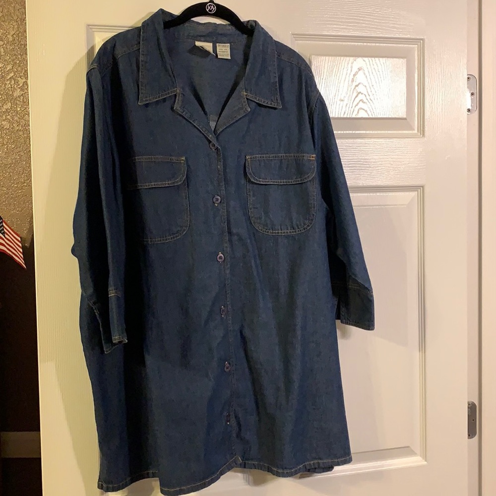 Roaman’s Denim Shirt with 3/4 length sleeves 💙💙💙